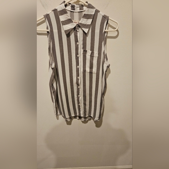 GIRL CRAZY VINTAGE BOYFRIEND SLEEVELESS BUTTON-DOWN TOP SIZE SMALL - Picture 4 of 12